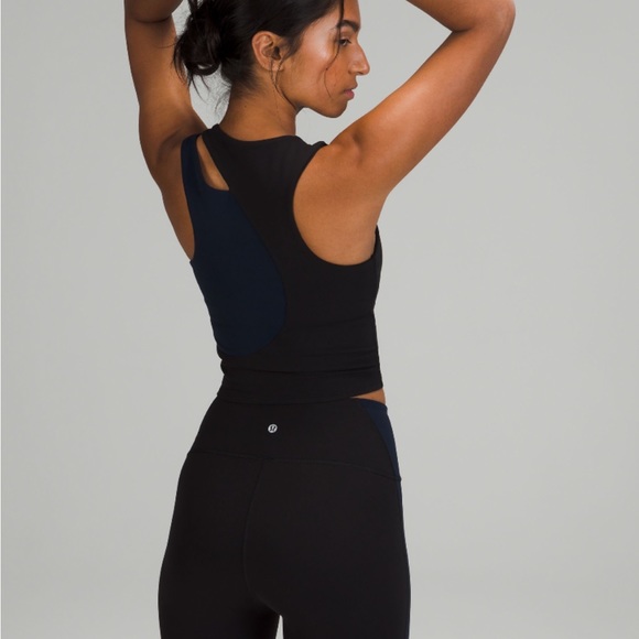 BNWOT Lululemon Nulu Asymmetric Yoga Tank Top Size 6 - Picture 3 of 5